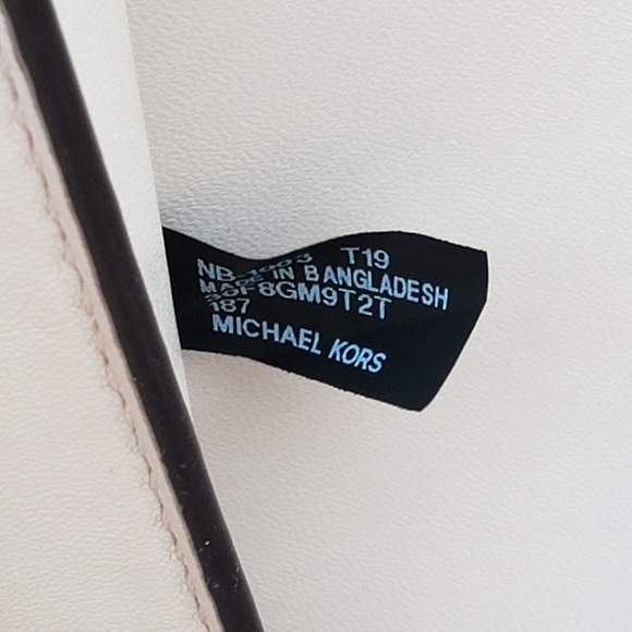 ⚠️LAST 1⚠️Michael Kors Mercer MD Acrdion Conv Tote - Picture 6 of 8